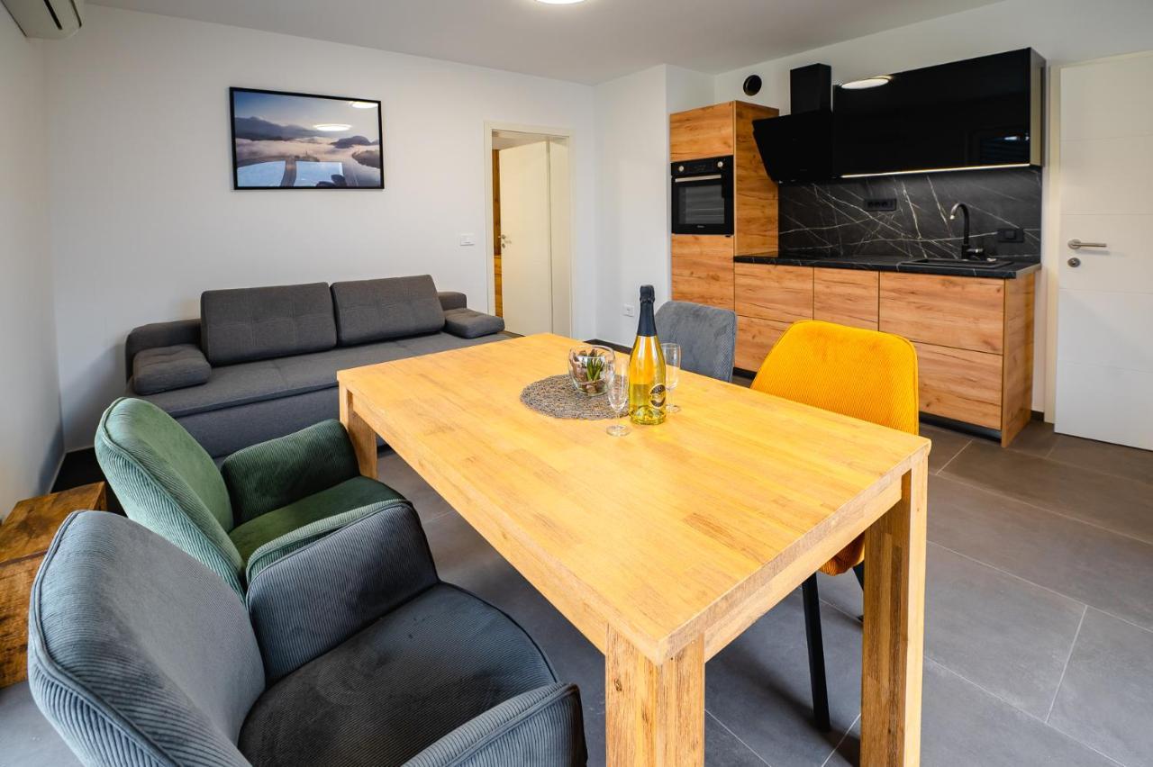 Apartments Luxury Ad Jesenice Eksteriør billede