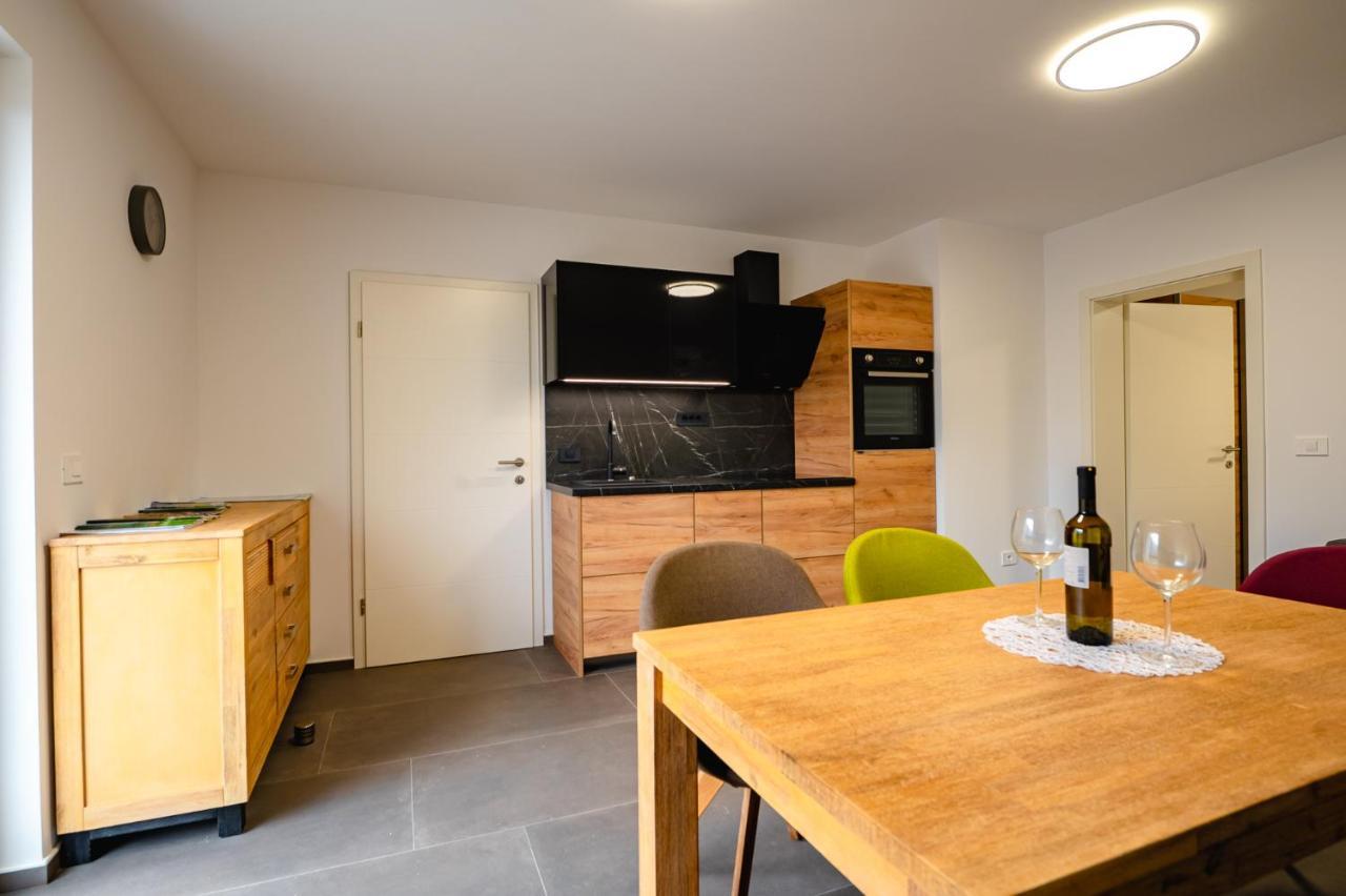 Apartments Luxury Ad Jesenice Eksteriør billede