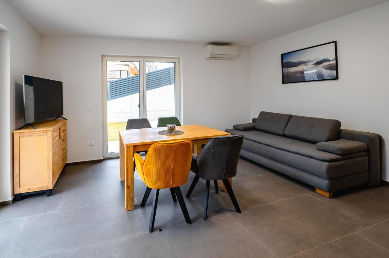 Apartments Luxury Ad Jesenice Eksteriør billede
