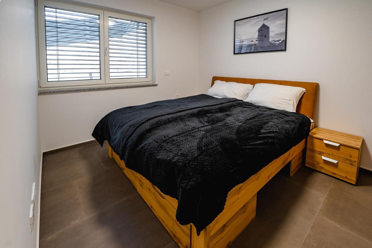 Apartments Luxury Ad Jesenice Eksteriør billede