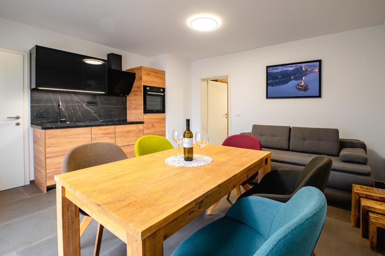 Apartments Luxury Ad Jesenice Eksteriør billede