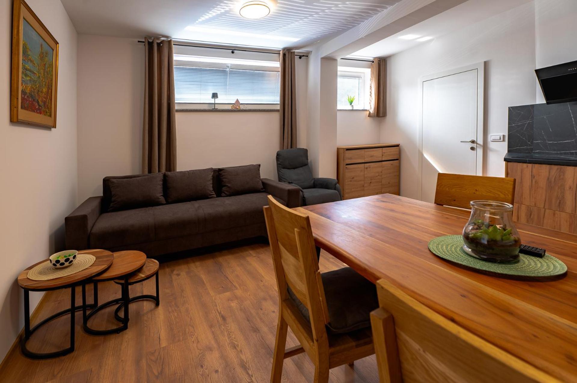 Apartments Luxury Ad Jesenice Eksteriør billede