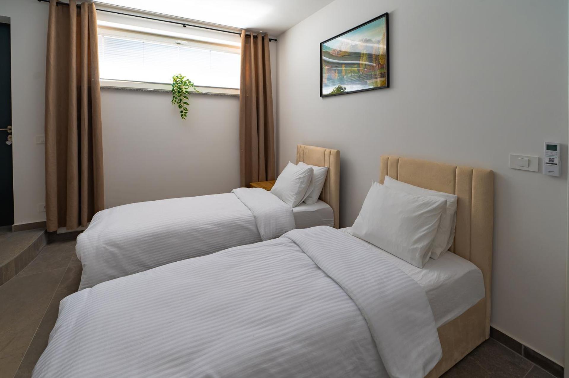Apartments Luxury Ad Jesenice Eksteriør billede