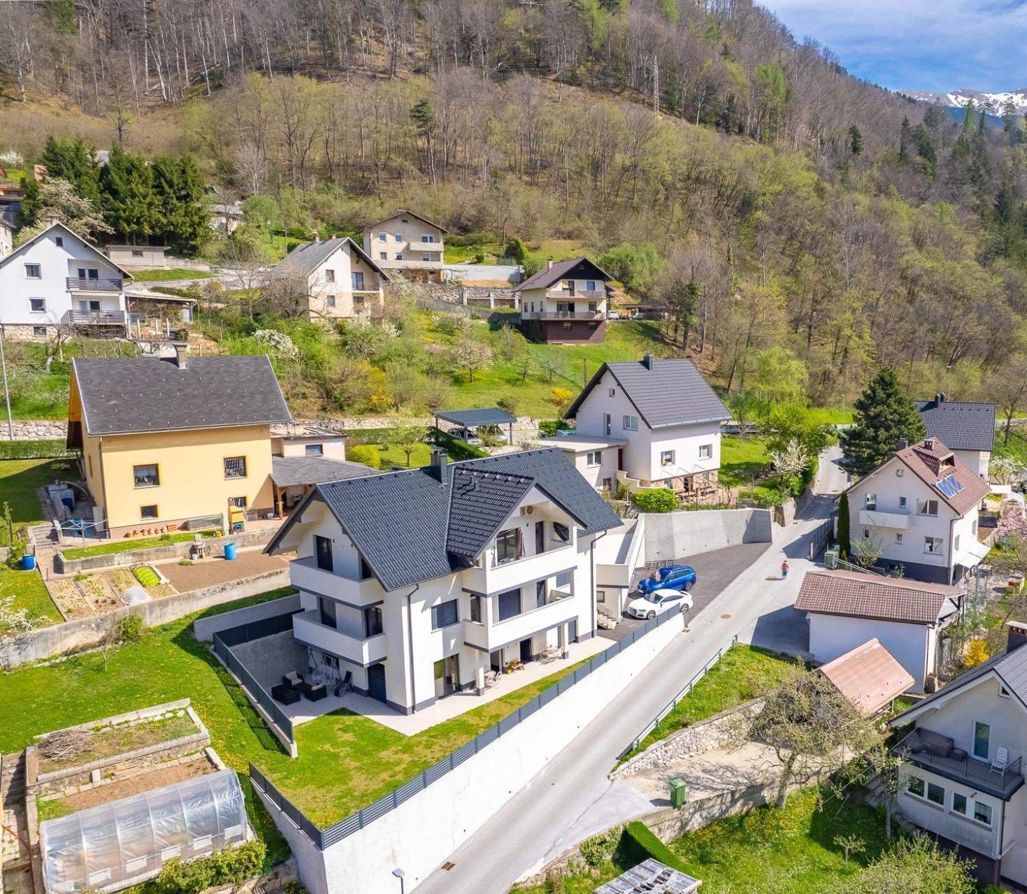 Apartments Luxury Ad Jesenice Eksteriør billede